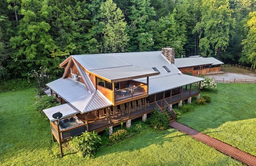 Sevierville Cabin | Pearl of the Valley Wedding Venue: 120 Picturesque Acres/Private River Frontage