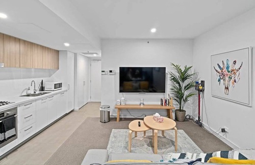 Adelaide Central Business District Apartment | Pearl on Grote/Pool&Gym/Central Mkt/Parking