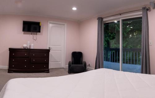 Sammamish House | Pearl on the ridge sauna,hot tub,game room,groups
