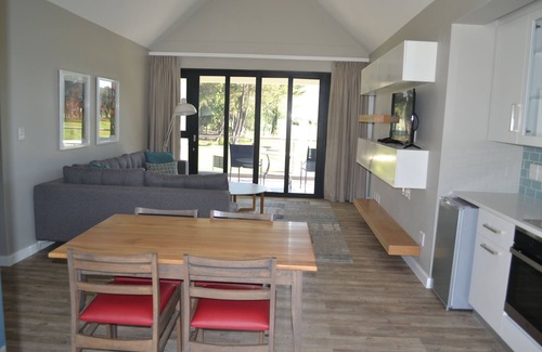 Paarl Apartment | Pearl Valley Golf Estate, Suite 504 - Golf Safari SA
