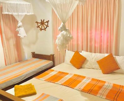 Udawalawa House | Pearl White House