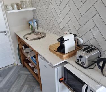 Glentana Apartment | Pearl White Sands