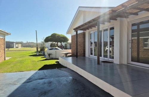 Pearly Beach House | Pearly Tides