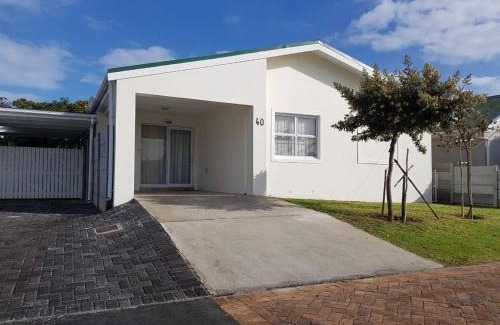 Pearly Beach House | Pearly Waves