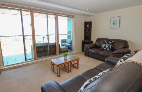 Whitehaven Apartment | Pears Suite