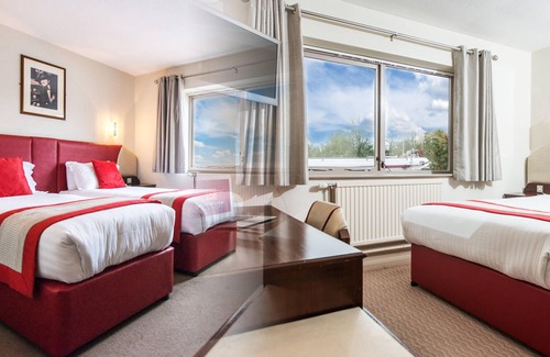 Milton Keynes Hotel | Peartree Lodge Waterside