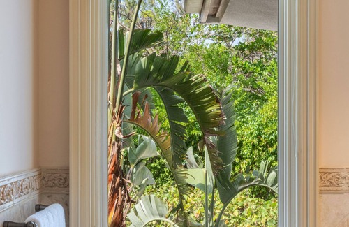 Bodden Town House | Pease Bay House Cayman Islands