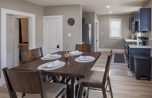 Sioux Falls Apartment | Pebble Beach w/Sunroom | Grill & Minigolf