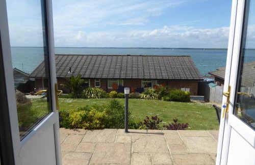 Cowes Cabin | Pebble Lodges