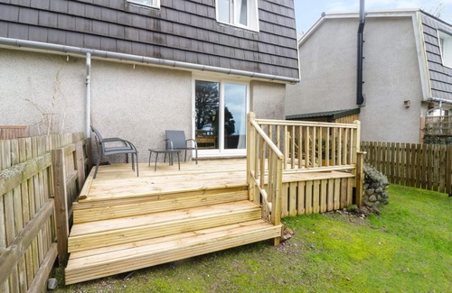 West Laroch Cottage | PEBBLE NOOK, pet friendly, country holiday cottage in Onich