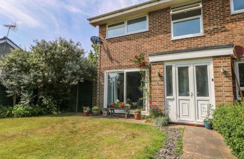 Rustington House | Pebble Place