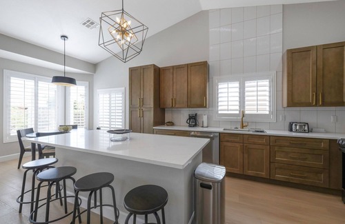 Pebblecreek House | Pebblecreek 55+ Resort community. Virtually brand-new home with heated pool!