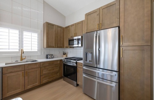 Pebblecreek House | Pebblecreek 55+ Resort community. Virtually brand-new home with heated pool!