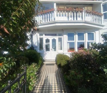 Southend-on-Sea Bed & Breakfast | Pebbles Guest House