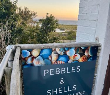 Kleinmond Apartment | Pebbles & Shells
