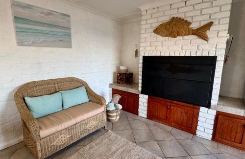 Kleinmond Apartment | Pebbles & Shells