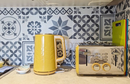 East Wittering Cottage | Pebblestone - a flat that sleeps 4 guests in 2 bedrooms