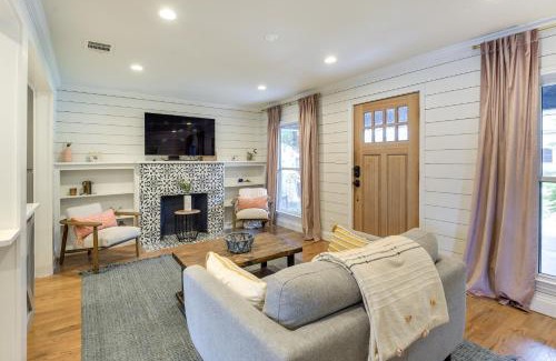 Frisco Original Donation House | Pecan Blue Frisco Home with Private Yard and Hot Tub