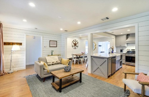 Frisco Original Donation House | Pecan Blue Frisco Home with Private Yard and Hot Tub