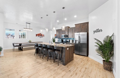 Hurricane House | Pecan Valley Private Pool & Spa + Waterpark Access