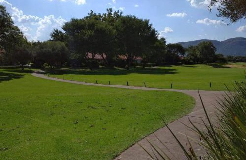 Hartbeespoort Villa | Pecanwood Treasure Hartbeespoort Dam