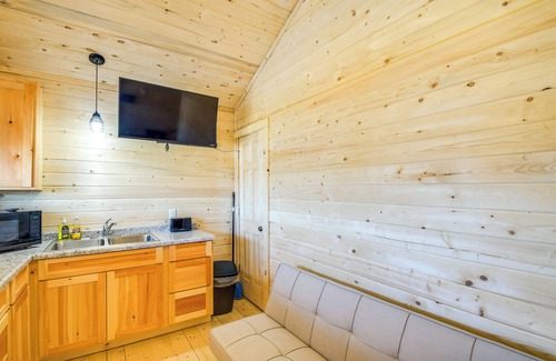 Blanchardville Cabin | Pecatonica River Cabin ~ 9 Mi to Yellowstone Lake
