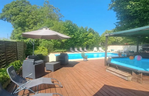 Saint-Pierre-de-Juillers Cottage | 'Peche' La Grange du Moulin -Just families - Fun for kids - Heated pool - wifi
