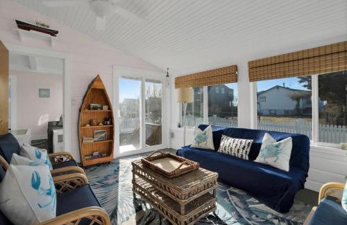 Peconic House | Peconic Sound Beach Home: Backyard & Vineyards