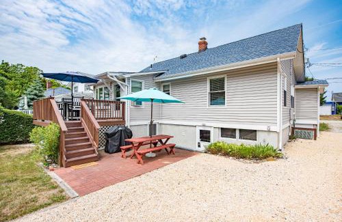 Peconic House | Peconic Sound Beach Home: Backyard & Vineyards