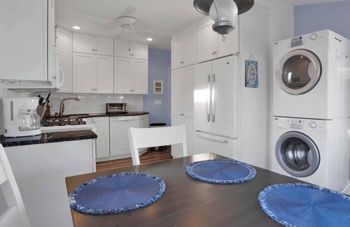 Peconic House | Peconic Sound Beach Home Backyard & Vineyards