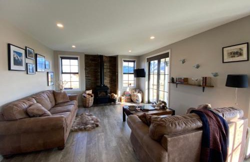 Twizel House | Pedalfish Cottages - Galaxy Views