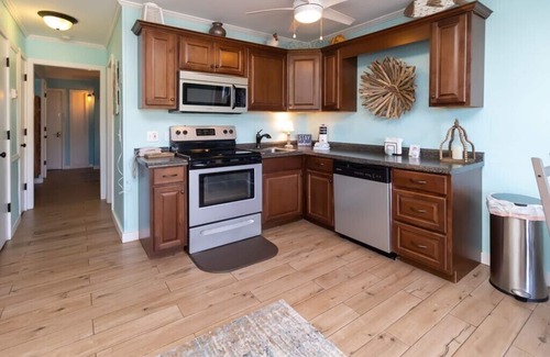 Folly Field Villa | Peek of the ocean King size bed just Steps from the Beach