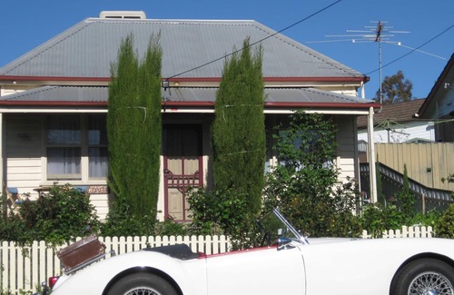 Golden Point House | Peel Cottage Bed & Breakfast