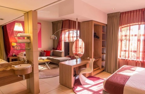 Klerksdorp Hotel | Peermont Metcourt at Rio, Klerksdorp