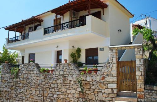 Votsi Apartment | Pefka Apartments