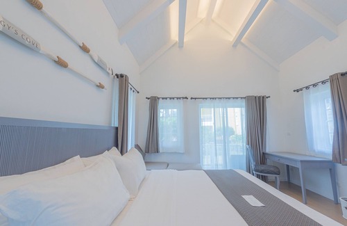 Sanamchai Hotel | Peggy's Cove Resort