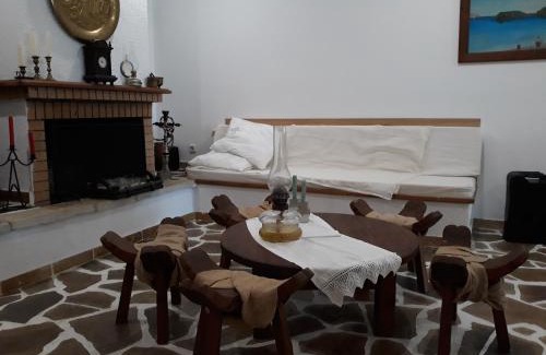 Monastiraki House | Peggy's house
