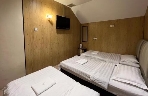 Pulau Awang Ghani Hotel | Pekan Budget Hotel