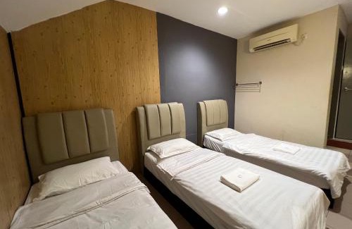 Pulau Awang Ghani Hotel | Pekan Budget Hotel