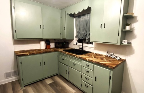 Pekin House | Pekin Cottage