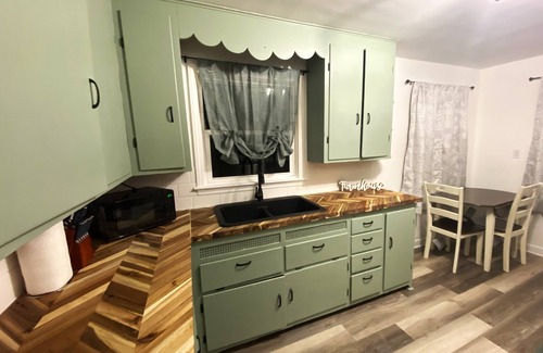 Pekin House | Pekin Cottage
