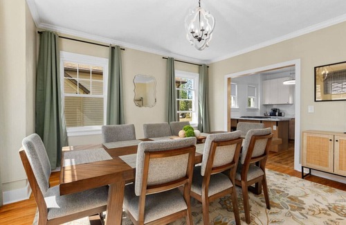 Pekin House | Pekin Rose House - 3b 2.5ba