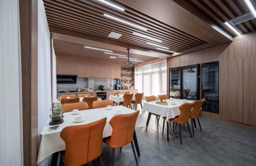 Xicheng House | Peking traditional quadrangle Hotel located in ancient Hutong （downtown）
