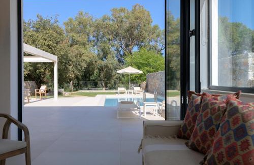 Mathes Villa | pelagias villa lefka with heated pool