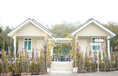 Kampung Rawa House | Pelamin Garden Homestay & Wedding