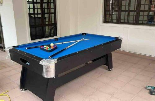 Ulu Tiram House | Pelangi Indah 8 Rooms Corner Pool Table