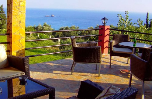 Parelia Apartment | Pelekas Beach, Studio Apartments with a pool