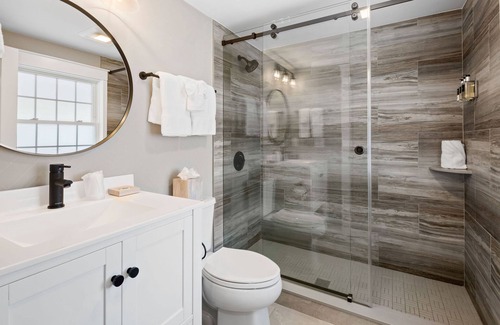 West Dennis Hotel | Pelham on Main