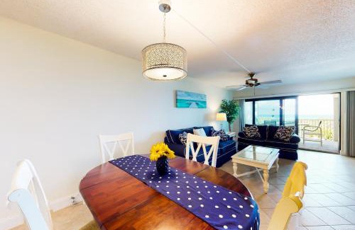Stuart Apartment | Pelican #1109