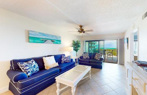 Stuart Apartment | Pelican #1109